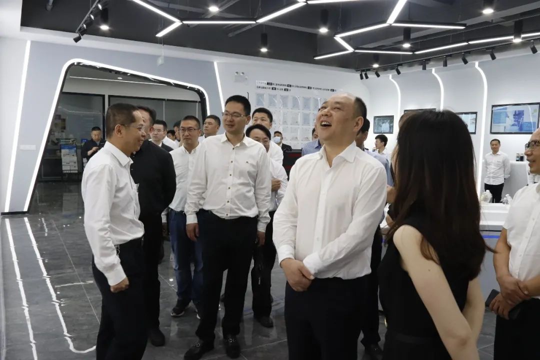 臺州市路橋區牟傲野區長率隊到長隆科技考察指導